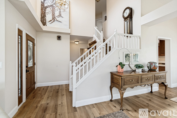 8017 Springshire Drive 5 Beds Single Family Home for Rent - Photo gallery 4