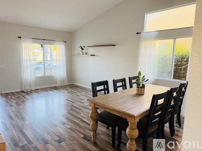 36263 Hague Street 5 Beds Single Family Home for Rent - Photo gallery 2