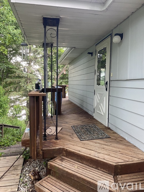 5747 Lakeview Boulevard 3 Beds Single Family Home for Rent - Photo gallery 2