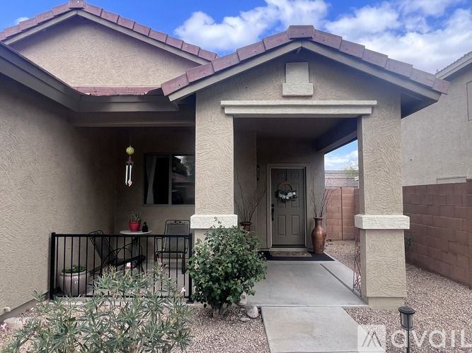 17565 North 167th Drive 3 Beds Single Family Home for Rent - Photo gallery 2