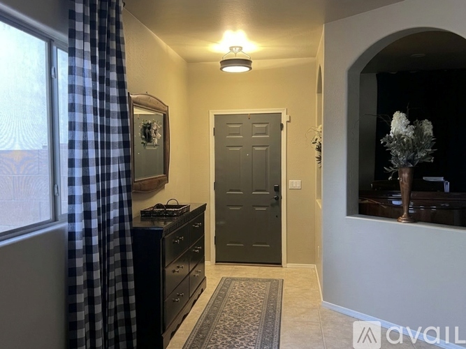 17565 North 167th Drive 3 Beds Single Family Home for Rent - Photo gallery 4