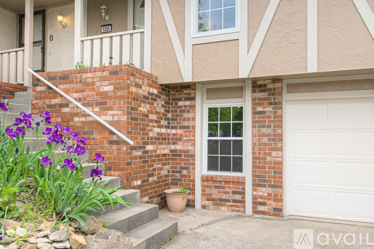 1303 La Chateau Drive 4 Beds Townhouse for Rent - Photo gallery 5