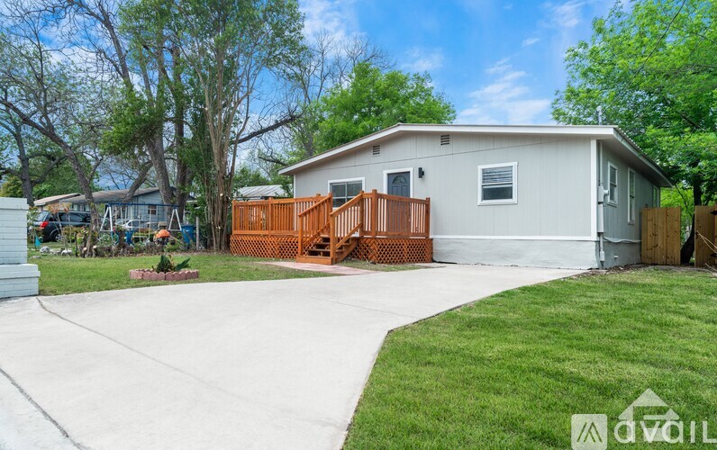 1824 Katy St 4 Beds Single Family Home for Rent - Photo gallery 4