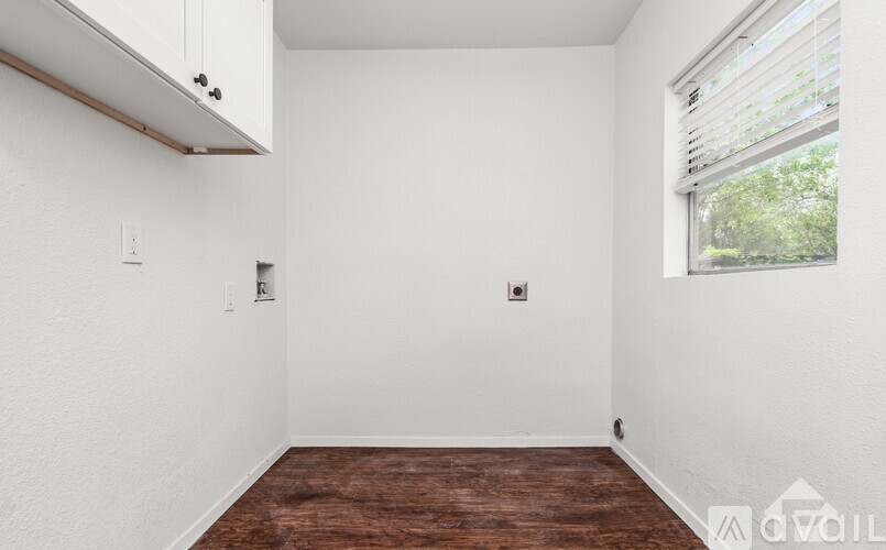 1824 Katy St 4 Beds Single Family Home for Rent - Photo gallery 5