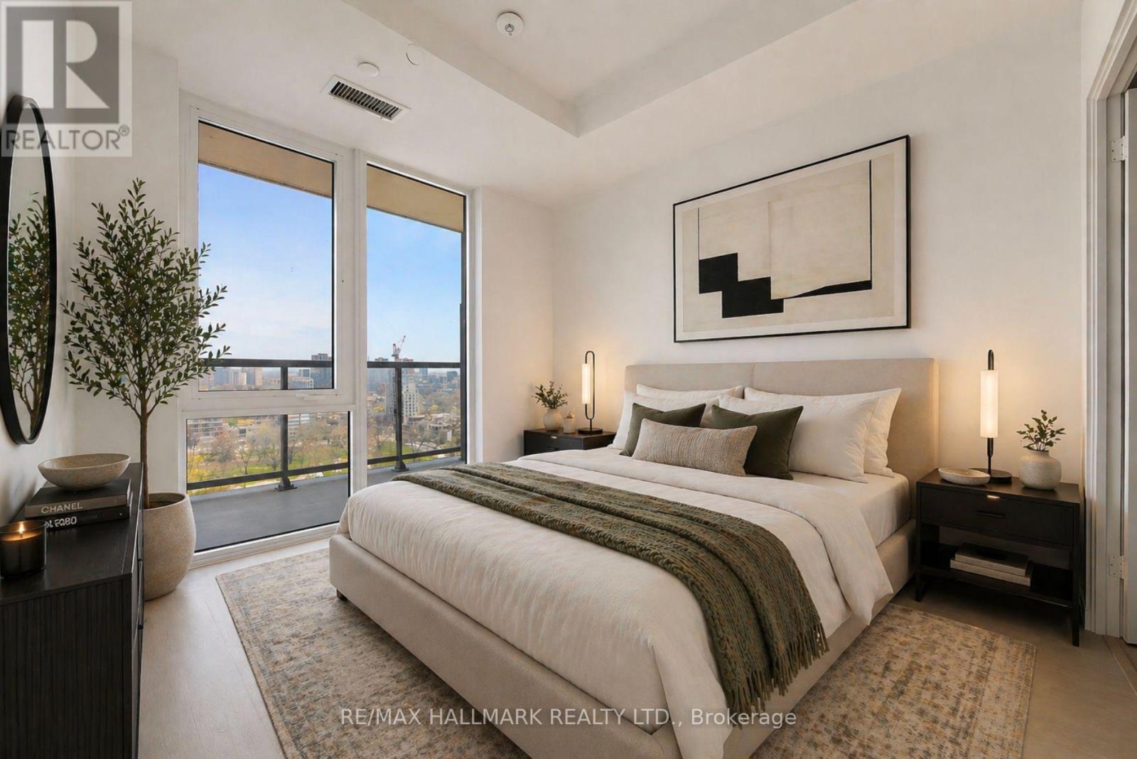 1911 - 308 JARVIS STREET 3 Beds Apartment, Condo, Home for Rent - Photo gallery 3