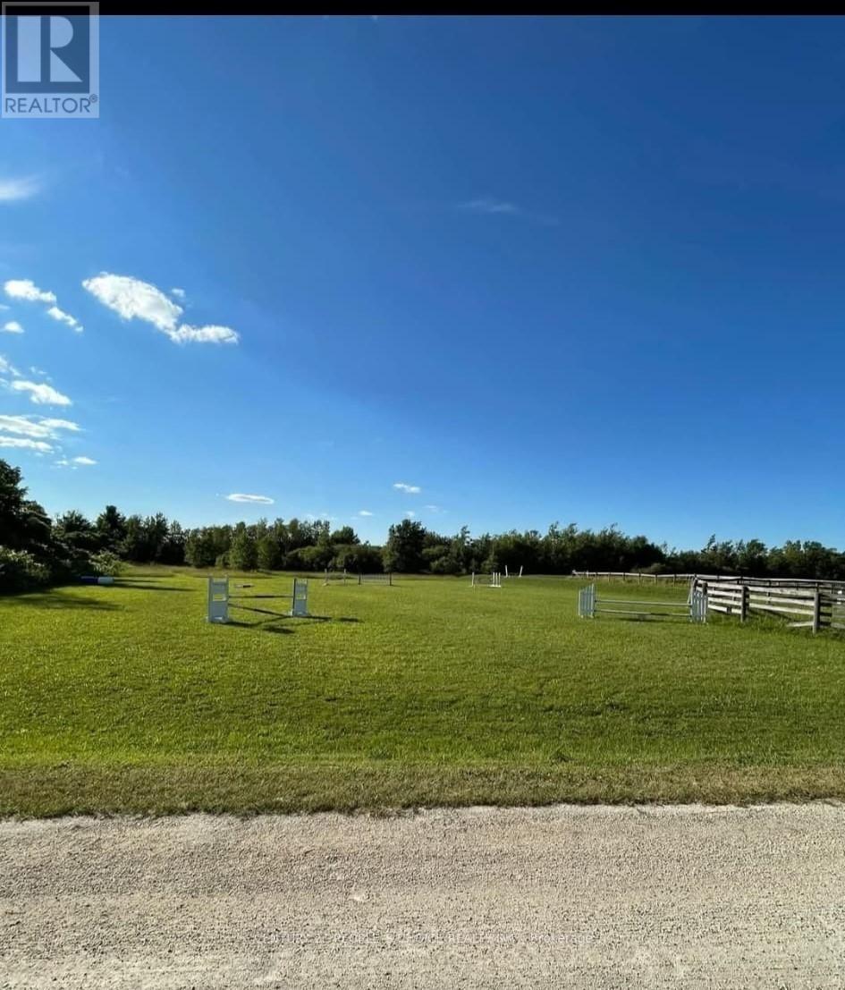 BARN AND ARENA - 18743 ST ANDREWS ROAD N Studio House for Rent - Photo gallery 5