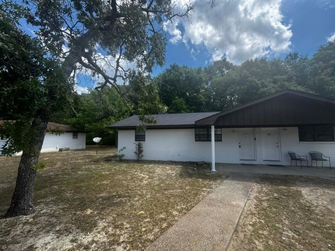 128 Twin Trees Dr 2 Beds Apartment for Rent