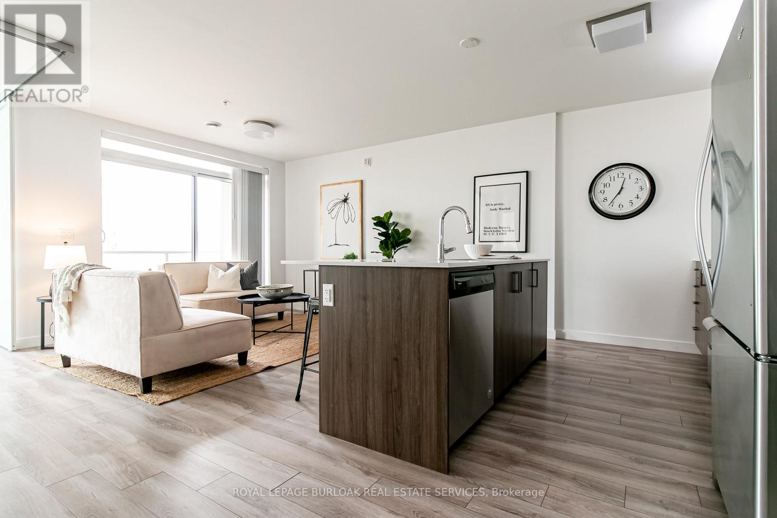 206 - 455 CHARLTON AVENUE E 2 Beds Apartment, Condo, Home for Rent - Photo gallery 3
