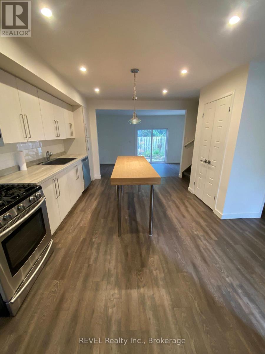 22 - 5815 SWAYZE DRIVE 3 Beds Condo, Home, Townhouse for Rent - Photo gallery 1