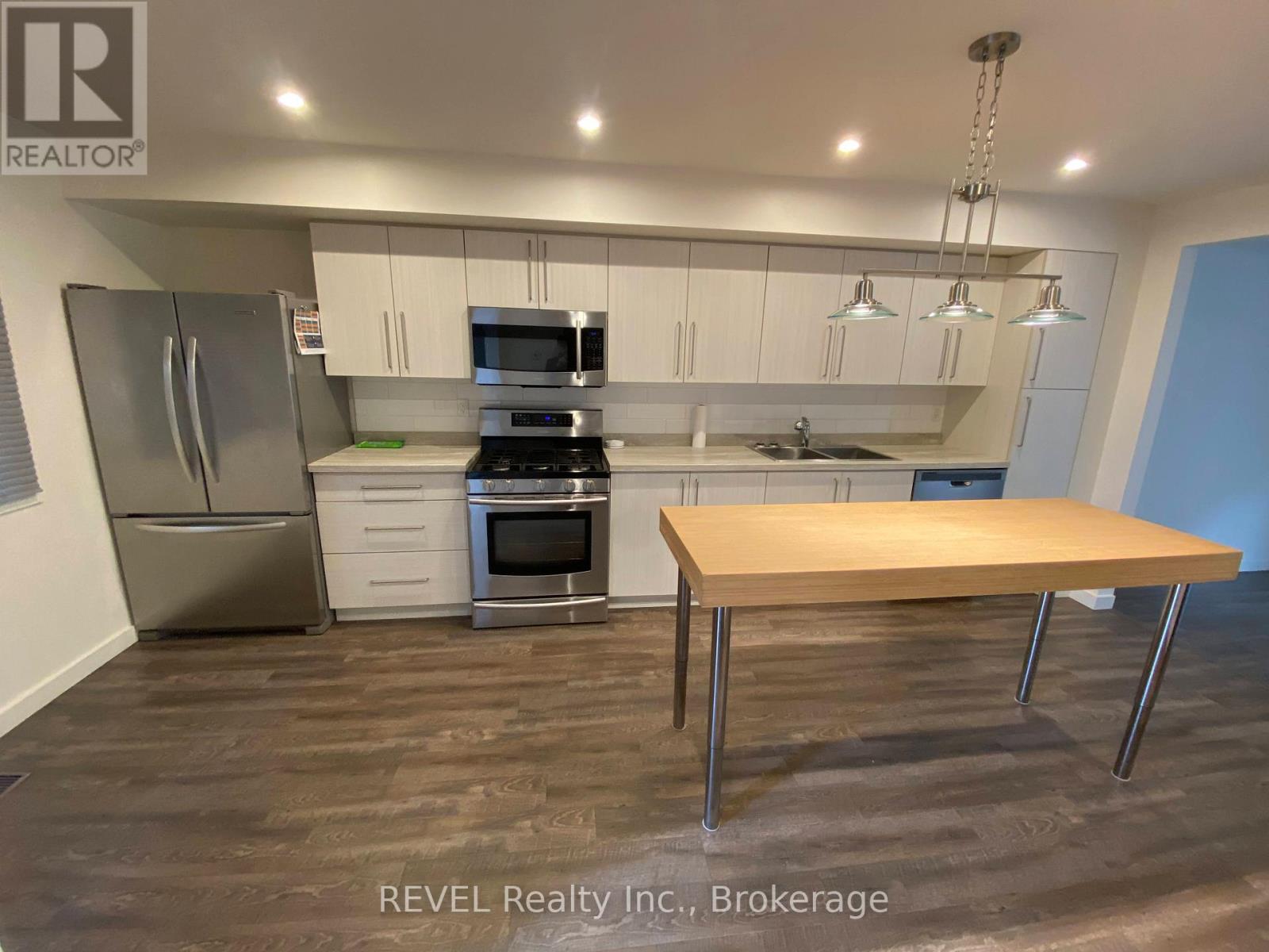 22 - 5815 SWAYZE DRIVE 3 Beds Condo, Home, Townhouse for Rent - Photo gallery 2
