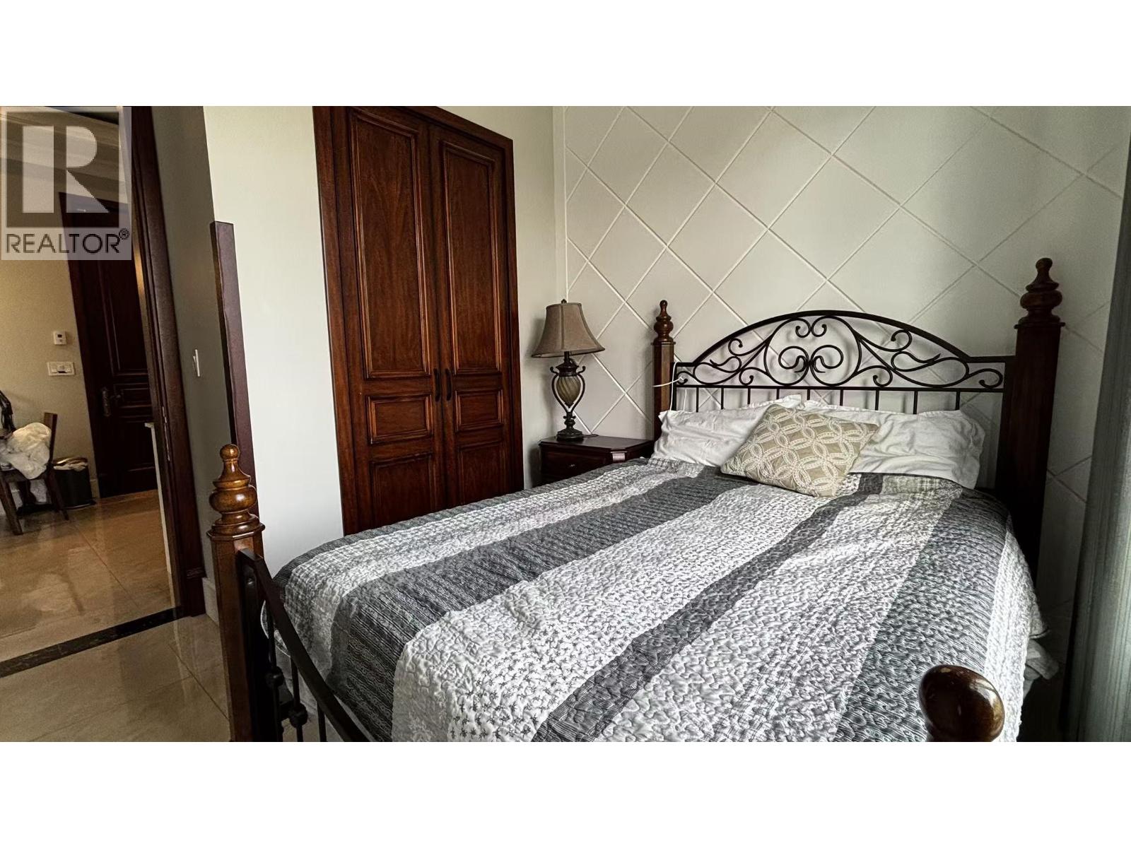 Ground Level-1 13268 BLUNDELL RD 2 Beds House for Rent - Photo gallery 4