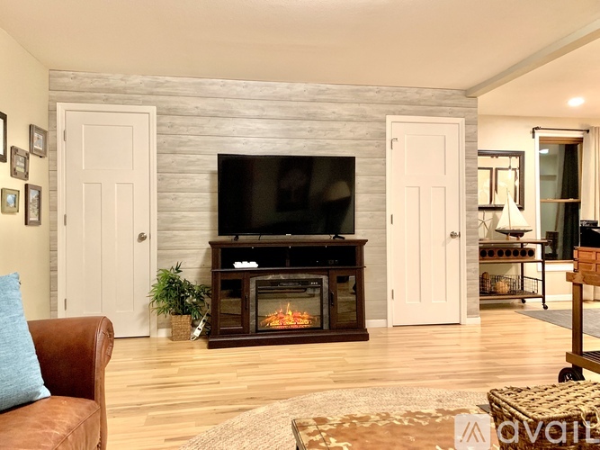 609 Water Street 3 Beds Single Family Home for Rent - Photo gallery 2