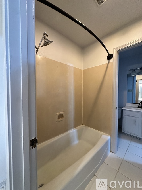 606 1/2 Lafayette St 2 Beds Apartment for Rent - Photo gallery 1