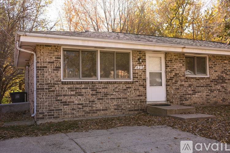 425 E Watrous Ave 2 Beds Single Family Home for Rent - Photo gallery 1
