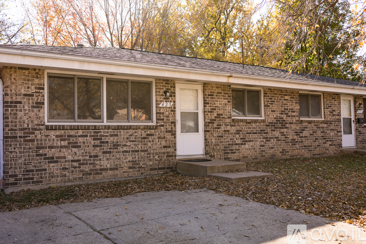 425 E Watrous Ave 2 Beds Single Family Home for Rent - Photo gallery 2