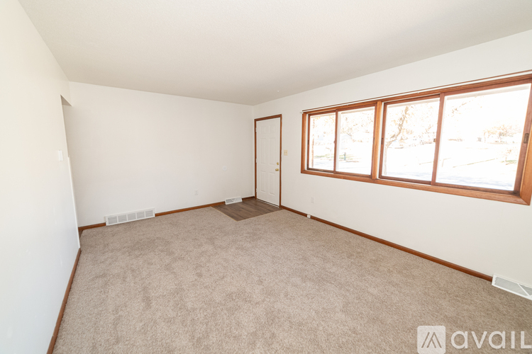 425 E Watrous Ave 2 Beds Single Family Home for Rent - Photo gallery 3
