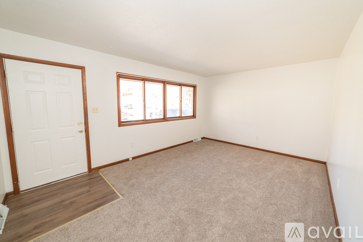425 E Watrous Ave 2 Beds Single Family Home for Rent - Photo gallery 4