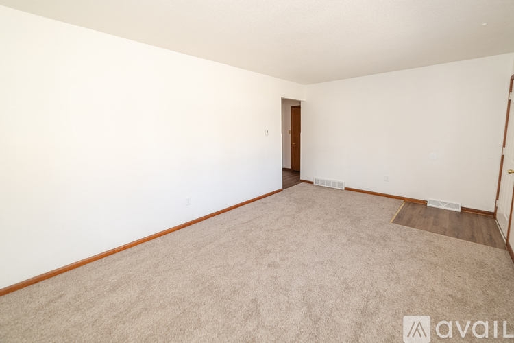425 E Watrous Ave 2 Beds Single Family Home for Rent - Photo gallery 5