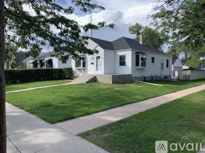 224 E. 4th Avenue 3 Beds Single Family Home for Rent - Photo gallery 1