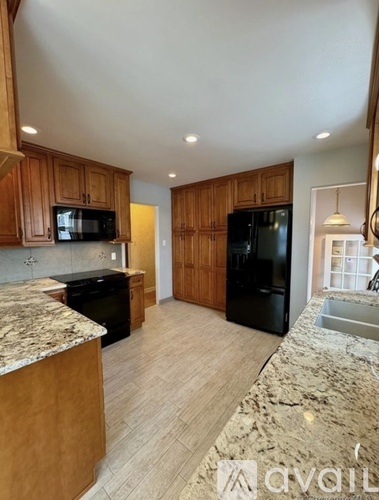 224 E. 4th Avenue 3 Beds Single Family Home for Rent - Photo gallery 2