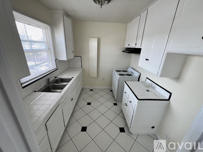 3927 West 105th Street 2 Beds Apartment for Rent - Photo gallery 4