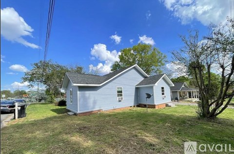 161 Cannon Avenue Northwest 3 Beds Apartment for Rent
