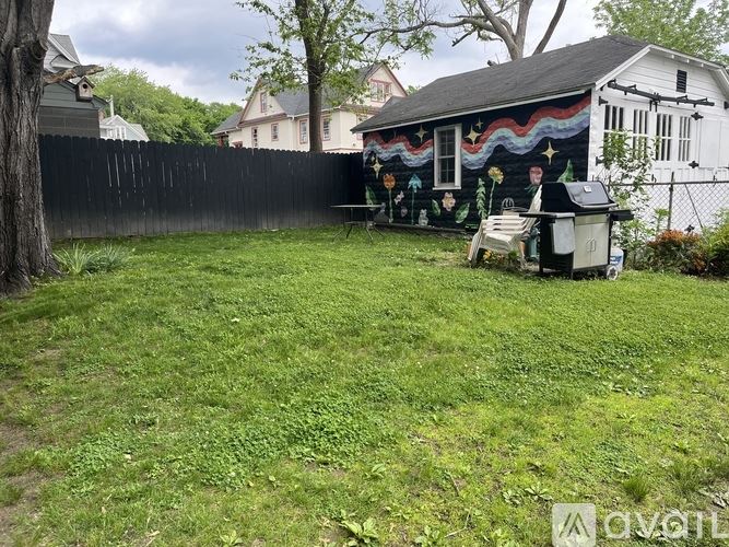 24 Dewey St photo