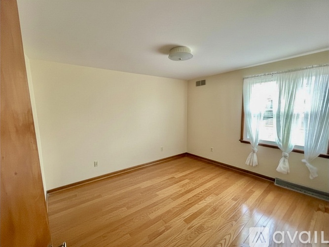 227 Sunshine Dr 3 Beds Apartment for Rent - Photo gallery 3