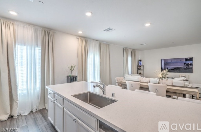 7318 North Decatur Boulevard 3 Beds Condo for Rent - Photo gallery 2