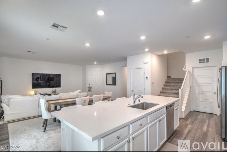 7318 North Decatur Boulevard 3 Beds Condo for Rent - Photo gallery 4