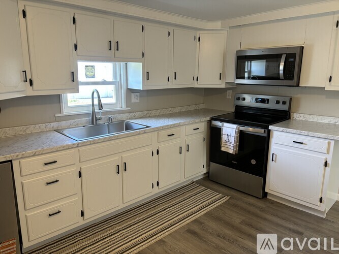 203 4th Avenue 3 Beds Single Family Home for Rent - Photo gallery 3