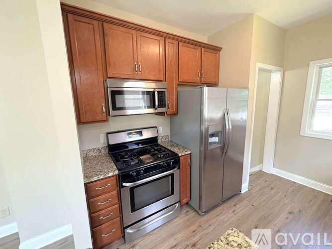 1027 27th Ave SE 4 Beds Single Family Home for Rent - Photo gallery 4