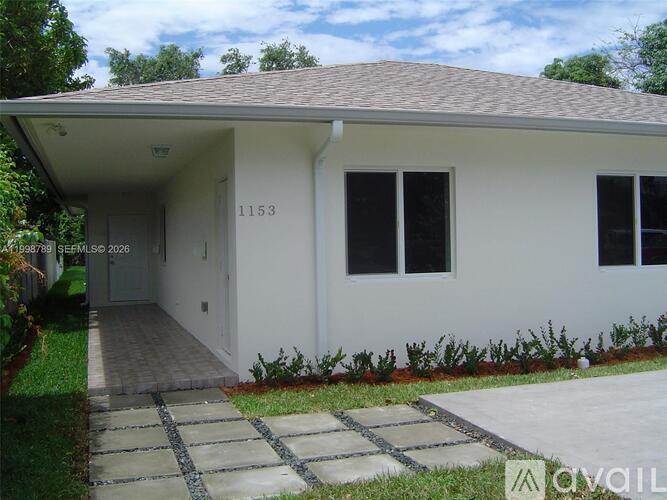 1153 SW 13th St 3 Beds Single Family Home for Rent - Photo gallery 1