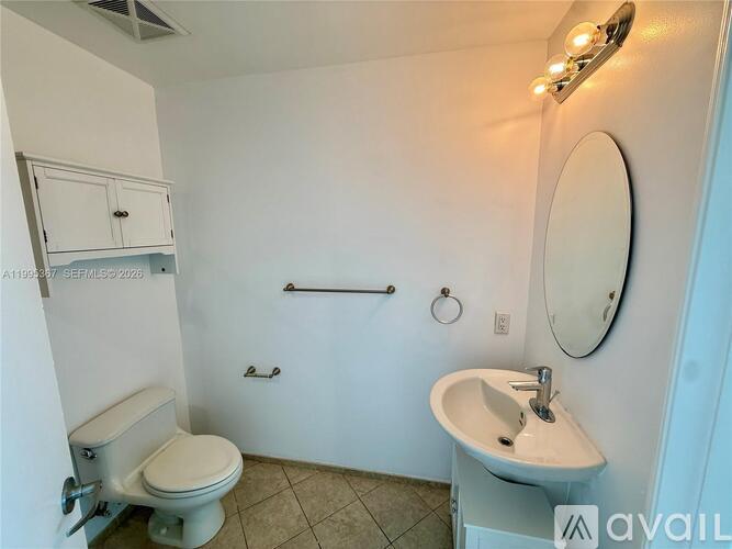 60 SW 13th St 3 Beds Apartment for Rent - Photo gallery 3