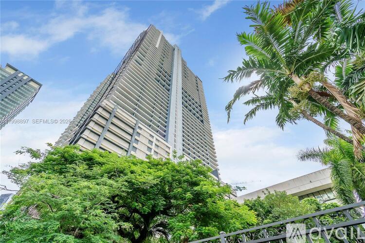 60 SW 13th St 3 Beds Apartment for Rent - Photo gallery 1
