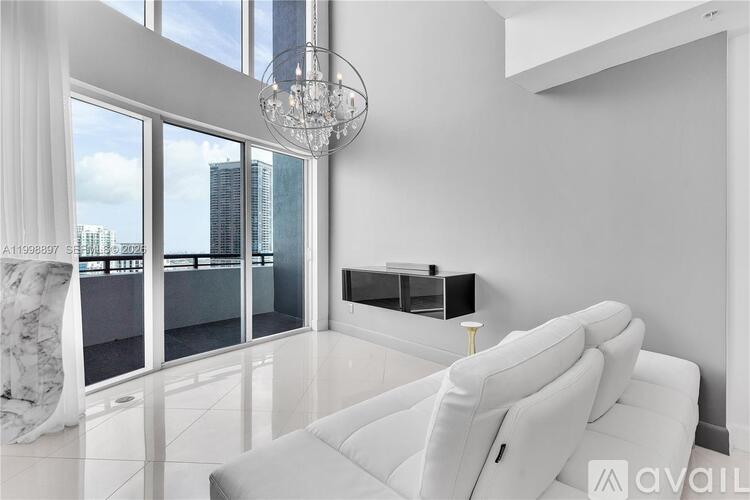 60 SW 13th St 3 Beds Apartment for Rent - Photo gallery 5
