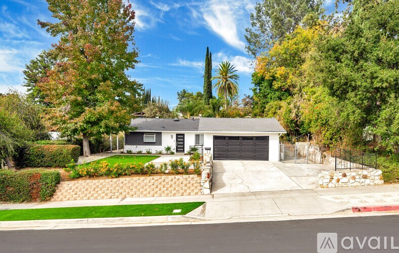 20619 Clark St 3 Beds Single Family Home for Rent - Photo gallery 1