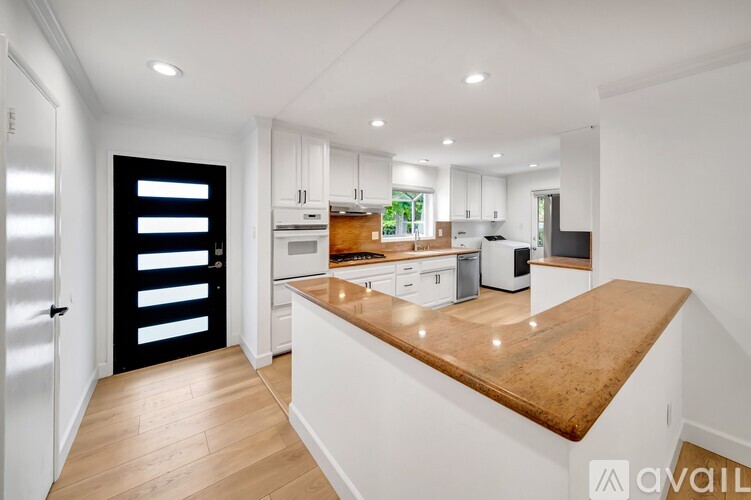 20619 Clark St 3 Beds Single Family Home for Rent - Photo gallery 4