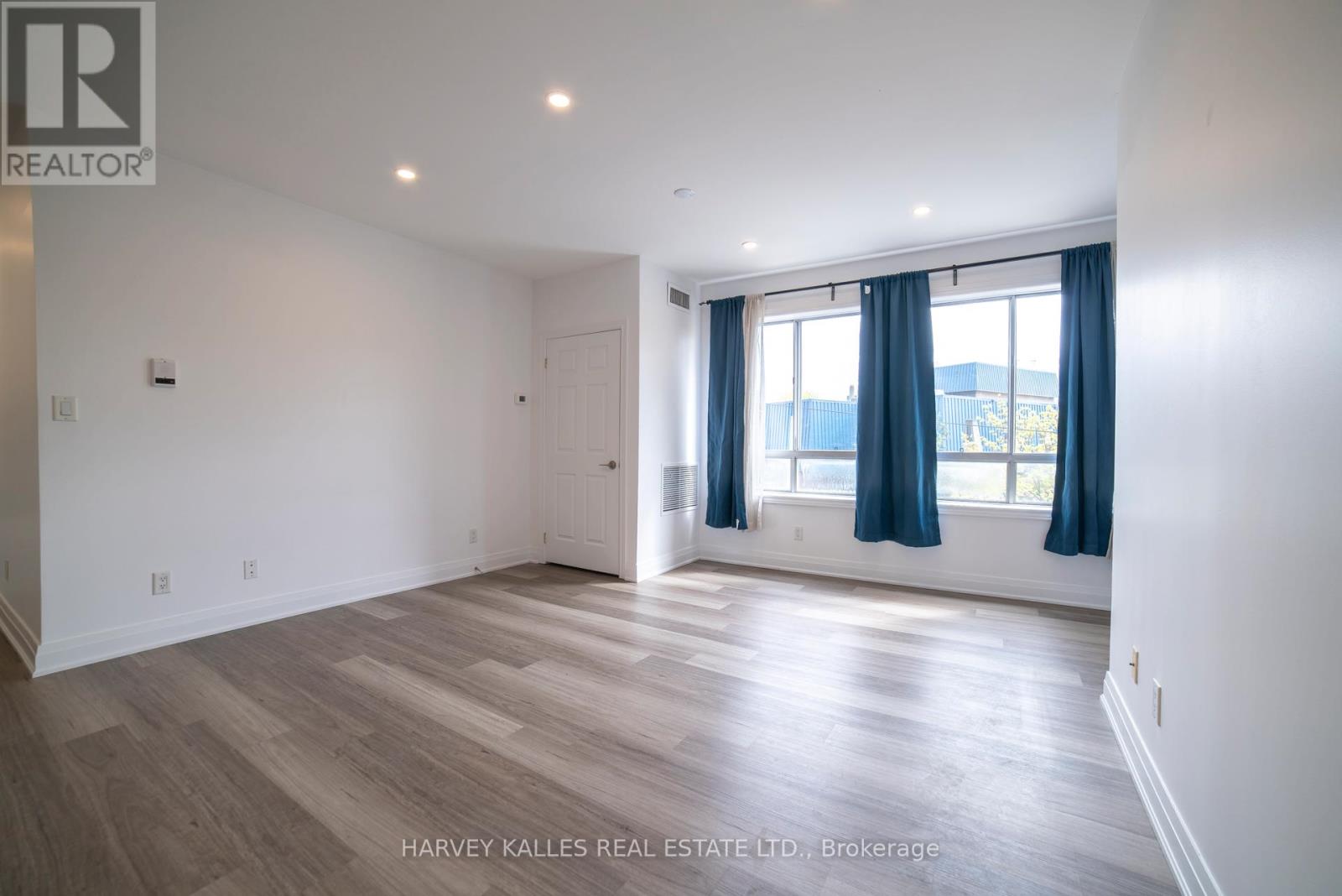 1 - 1980 EGLINTON AVENUE W 2 Beds House for Rent - Photo gallery 3