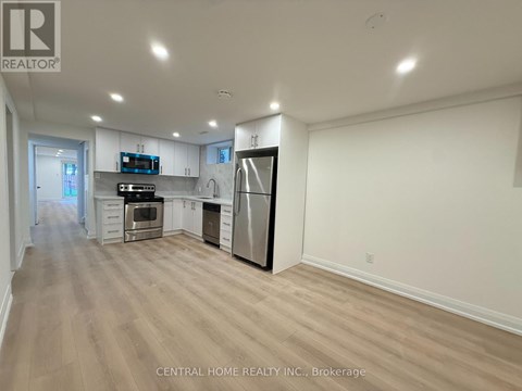 LOWER - 50 SHERWOOD FOREST DRIVE 3 Beds Apartment for Rent
