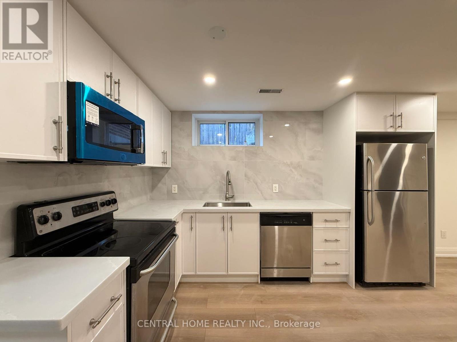 LOWER - 50 SHERWOOD FOREST DRIVE 3 Beds House for Rent - Photo gallery 3