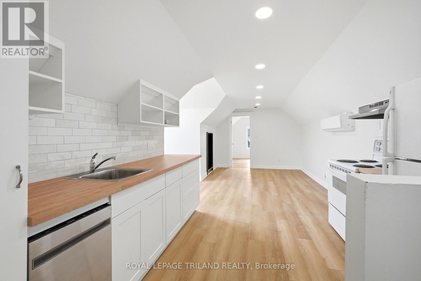 2 - 84 SMITH STREET 1 Home, Multifamily, Duplex for Rent - Photo gallery 1