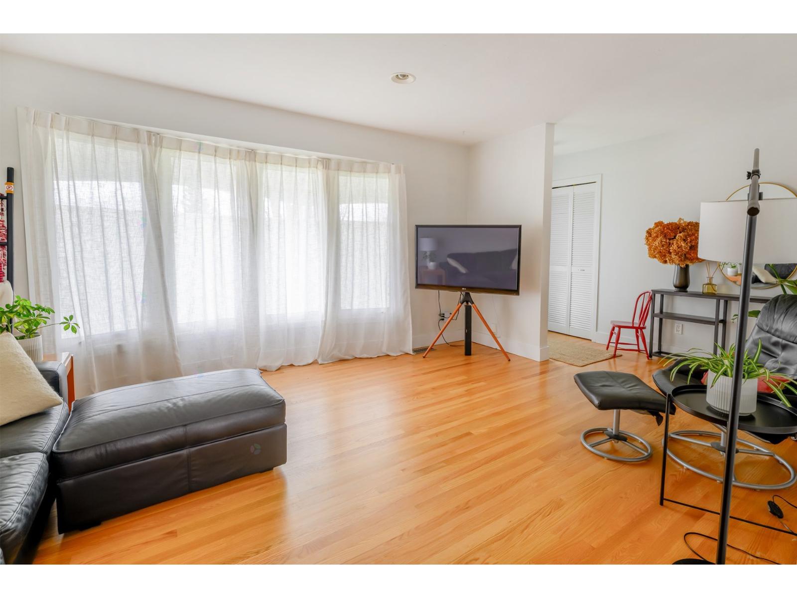 89 Rue d'Auvergne 3 Beds House for Rent - Photo gallery 2