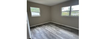3/1.5 1212 sqft