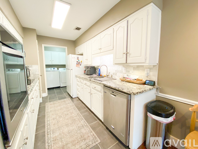 9808 Crest Meadow Dr 3 Beds Single Family Home for Rent - Photo gallery 5