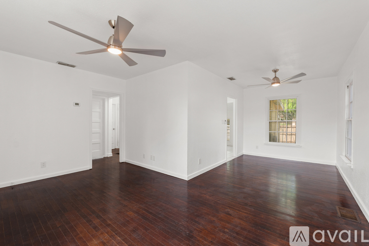 132 Central Park Dr 2 Beds Single Family Home for Rent - Photo gallery 2