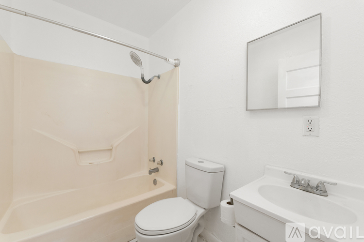 132 Central Park Dr 2 Beds Single Family Home for Rent - Photo gallery 4