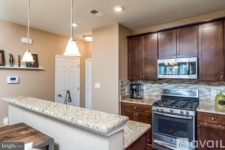 43439 Town Gate Square 3 Beds Condo for Rent - Photo gallery 5