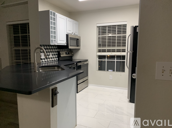 13703 Richmond Park Drive North 2 Beds Condo for Rent - Photo gallery 2