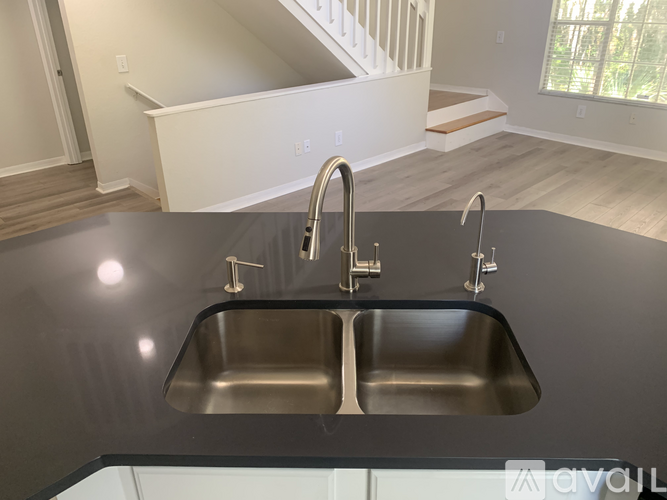 13703 Richmond Park Drive North 2 Beds Condo for Rent - Photo gallery 5